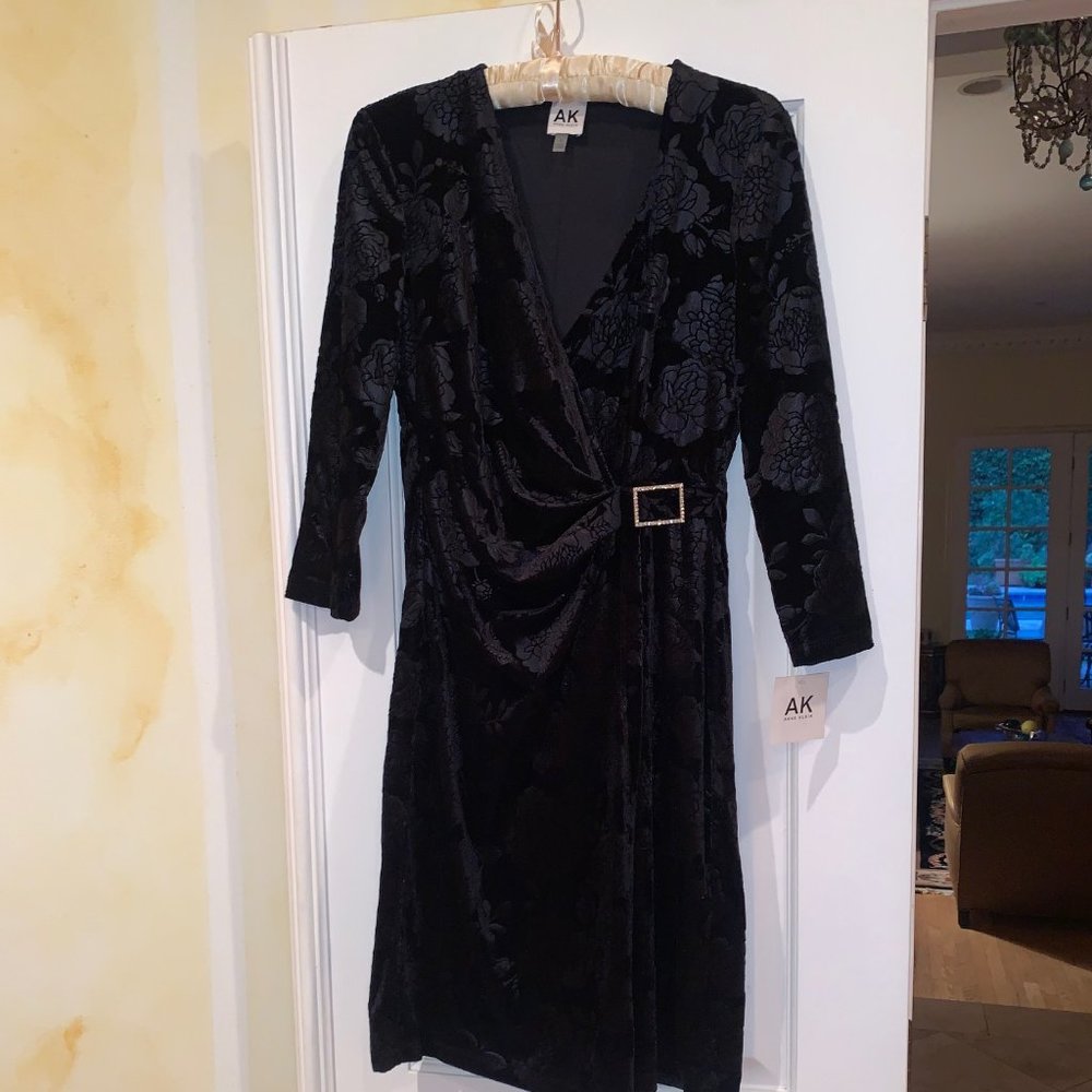 NWT - Black Anne Klein velvet cocktail dress